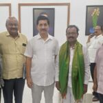 సమాజ అభివృద్ధికి మార్గదర్శకులు పాత్రికేయులు : లయన్స్ క్లబ్ గవర్నర్ నడిపెల్లి వెంకటేశ్వరరావు