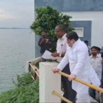 మాజీ ఎమ్మెల్యే పుట్ట మధు ముట్టడించిన కాంగ్రెస్ పార్టీ నాయకులు, కార్యకర్తలు