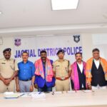 మొట్టమొదటిసారి మహిళా క్రికెట్ వన్డే ప్రపంచకప్ గెలిచిన భారత్ మహిళా క్రికెట్ జట్టుకు అభినందనలు. 💐🇮🇳 శుభాకాంక్షలు