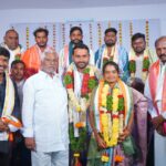 కొడిమ్యాల మండల కేంద్రంలో గాయత్రి కో-ఆపరేటివ్ అర్బన్ బ్యాంకు శాఖను ప్రారంభించిన జిల్లా కలెక్టర్