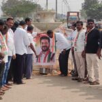 మాజీ మంత్రి జీవన్ రెడ్డి ఇంట్లో కాంగ్రెస్ కార్యకర్త ఆత్మహత్యాయత్నం…